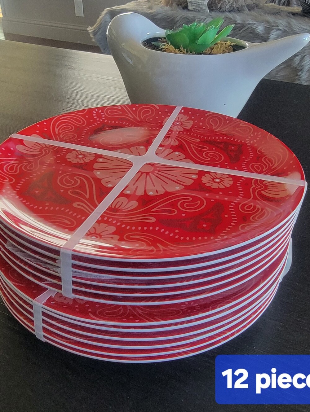 Red Holiday Dinner Plates - 12-Piece Set